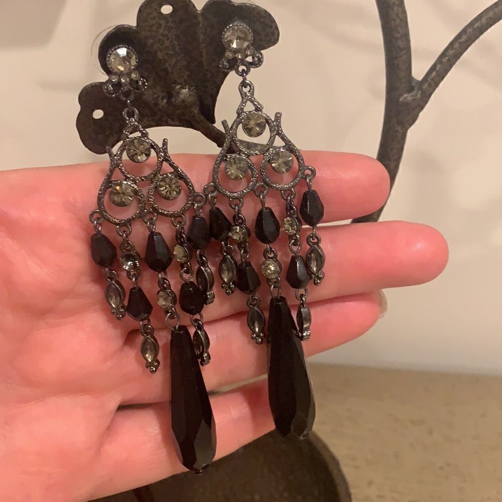 Black drop stone earring